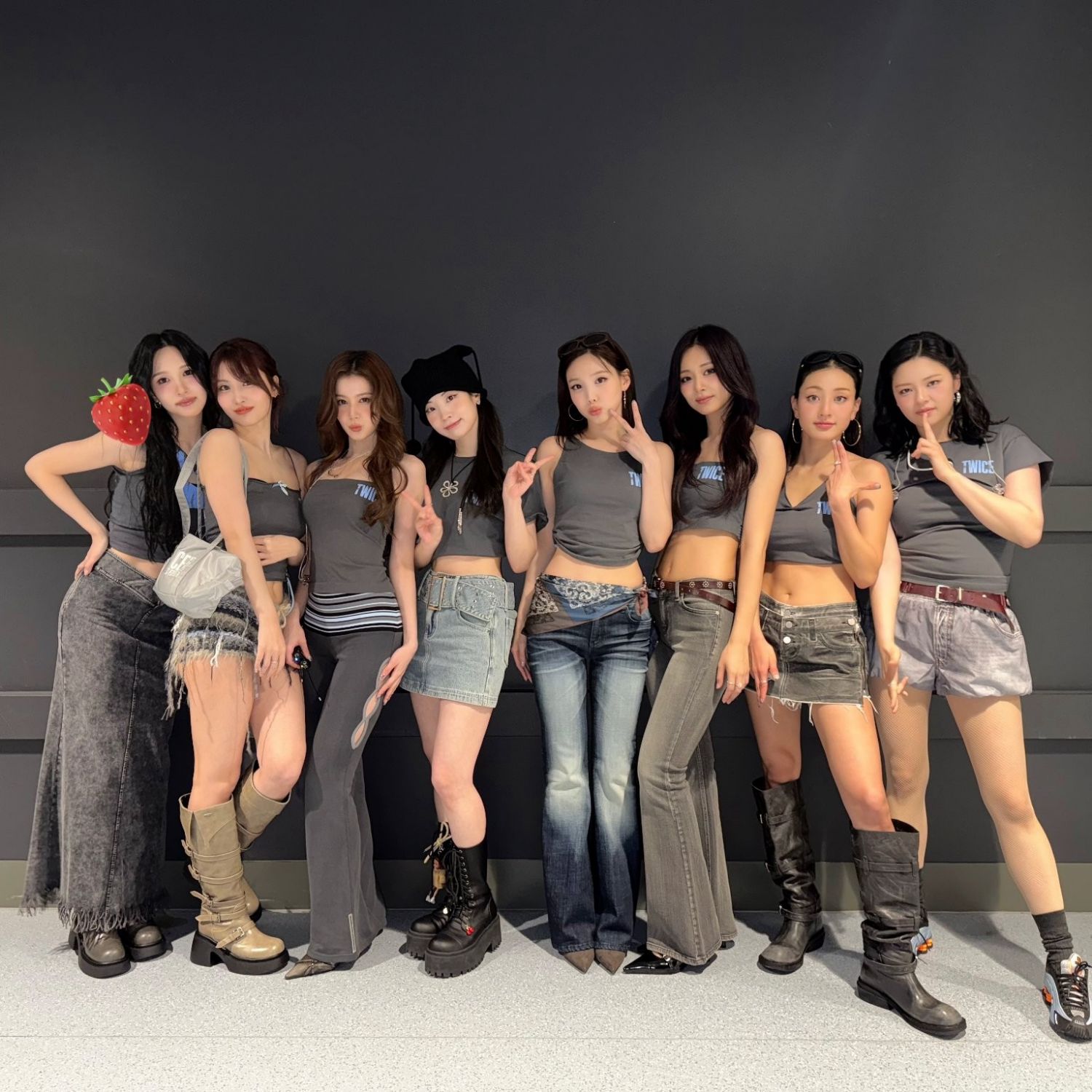 Potret di balik layar TWICE