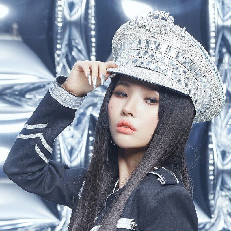 Latest photo of Soyeon (i-dle)