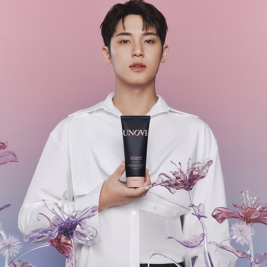 A moment captured by Mingyu (SEVENTEEN)'s fan