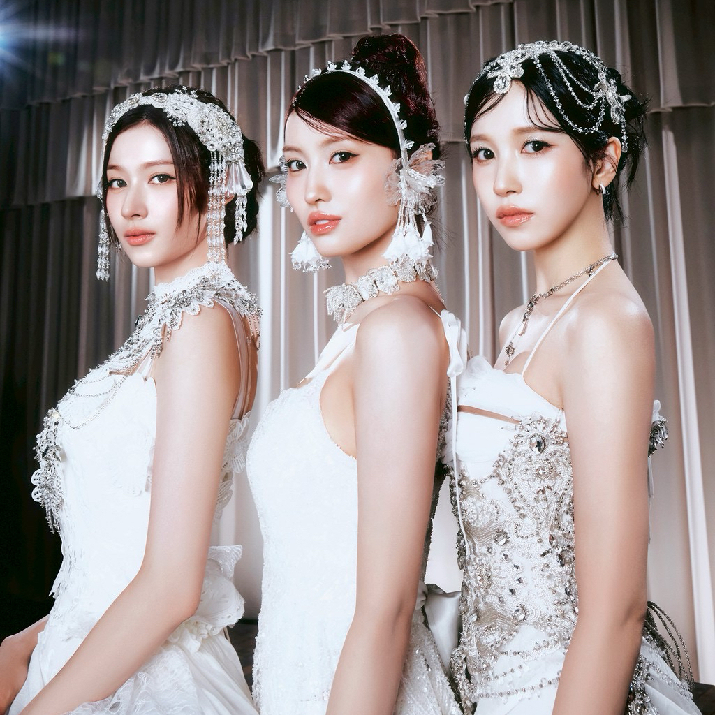 모모 (TWICE)의 비하인드 컷