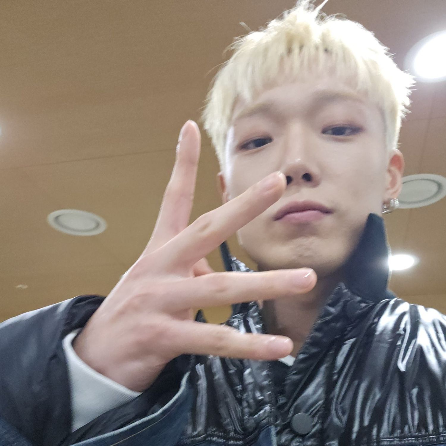 Behind-the-scenes cut of BOBBY (iKON)