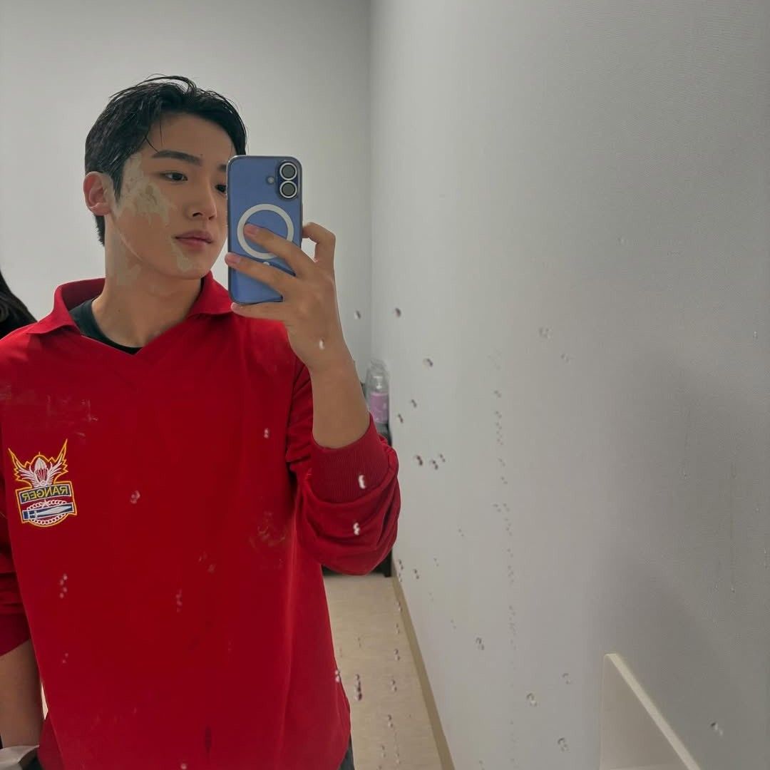 A moment captured by Kim Yohan (WEi)'s fan