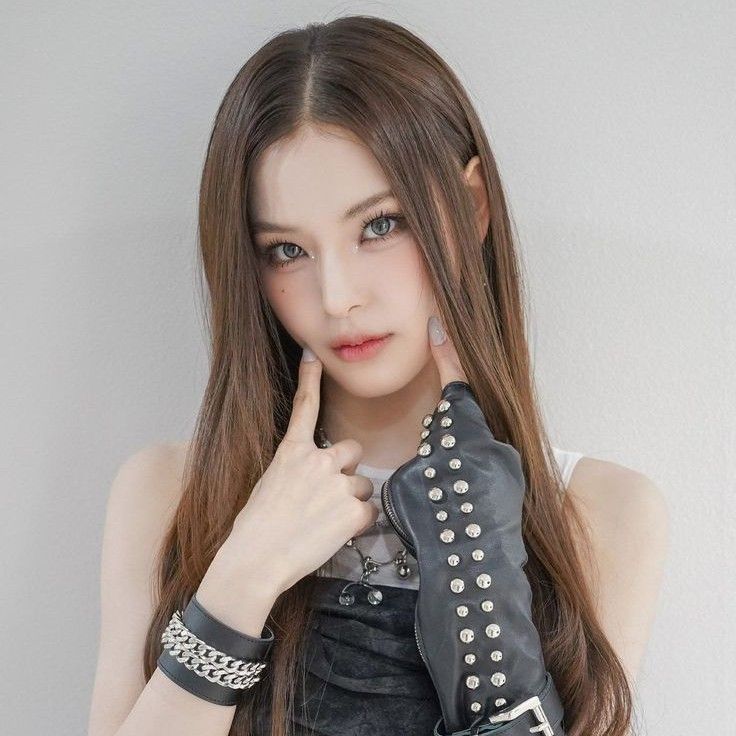 마이 (izna) 최근 활동샷