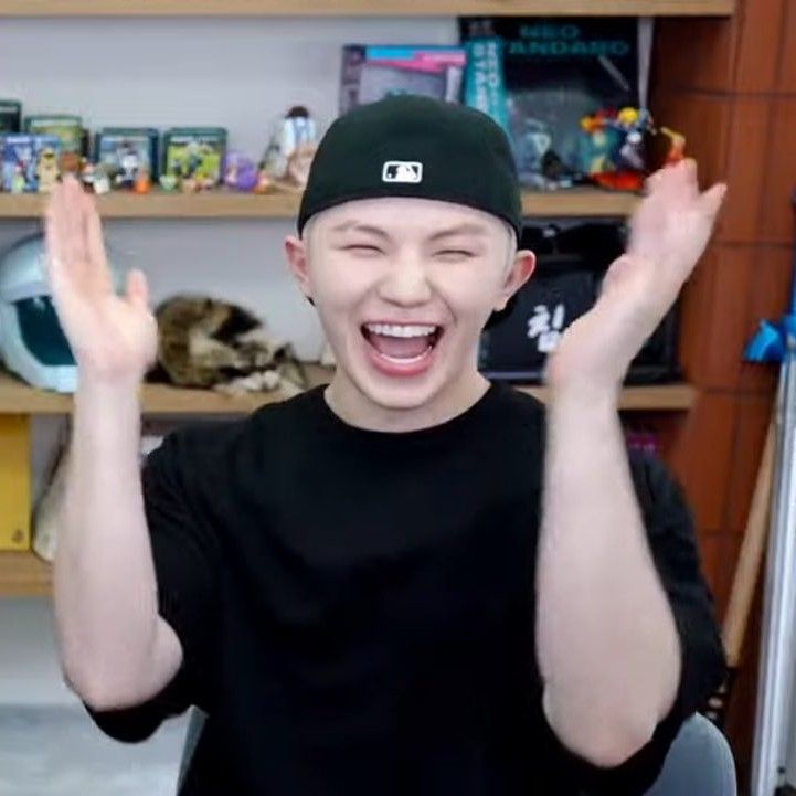 Recent activity shot of Woozi (SEVENTEEN)