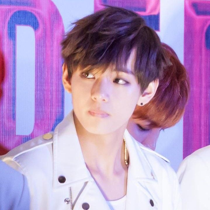 Latest photo of V (BTS)