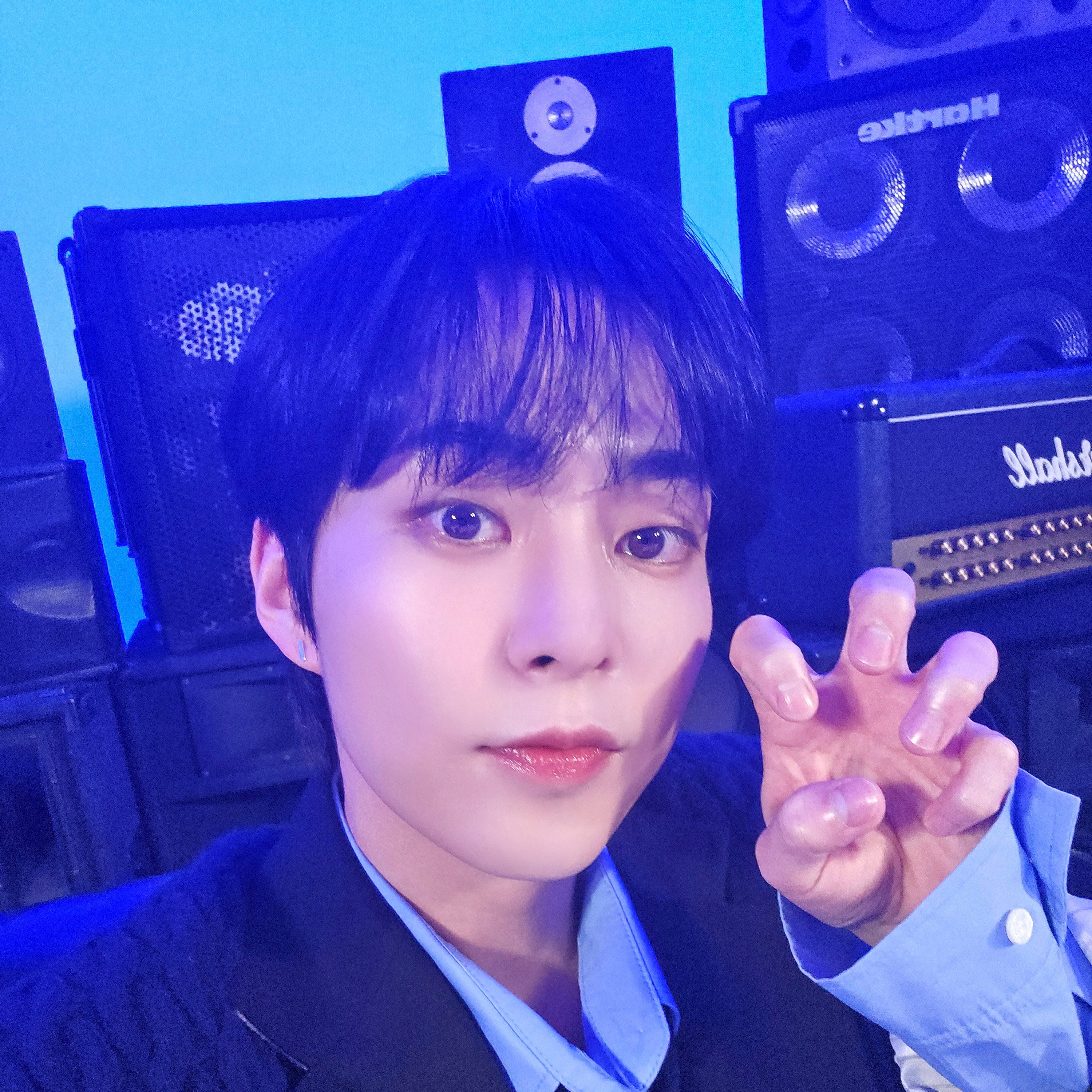 Behind-the-scenes cut of Xiumin (EXO)
