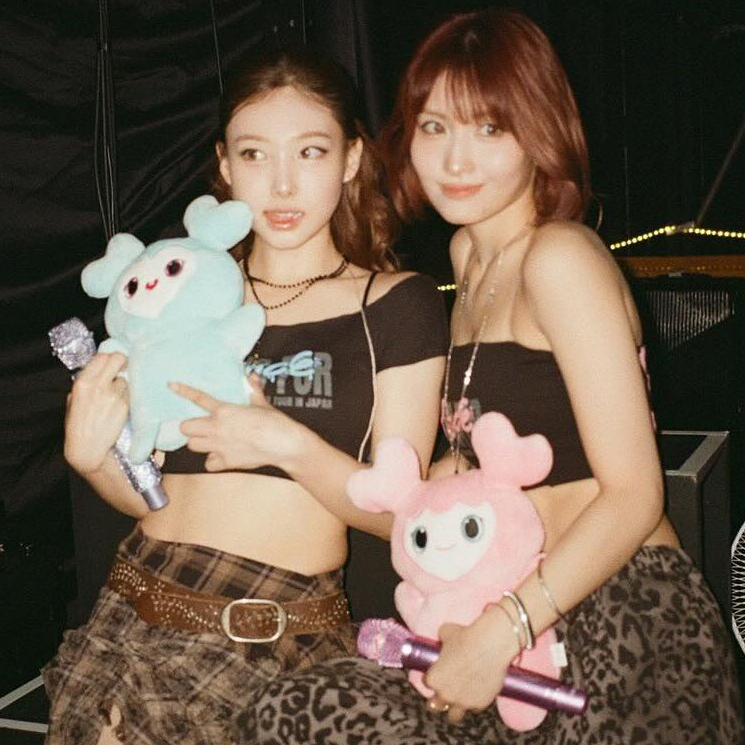 Foto aktivitas terbaru Momo (TWICE)