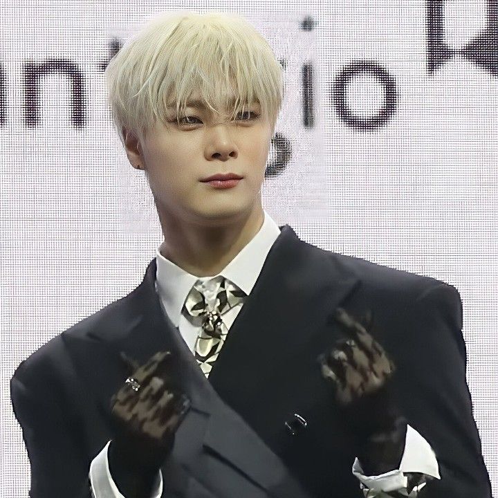 Behind-the-scenes cut of Moonbin (ASTRO)