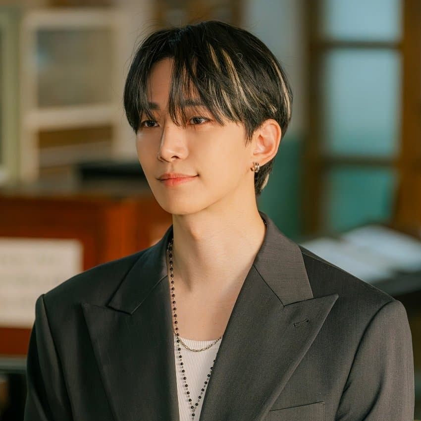 Latest photo of Junho (2PM)