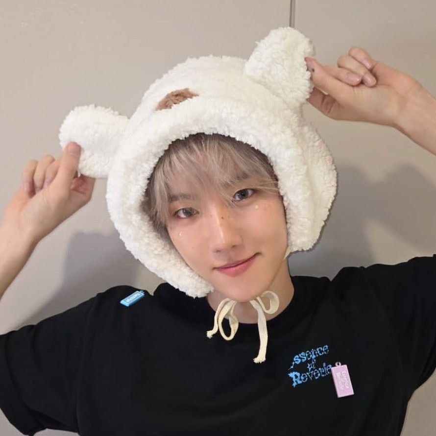 백현 (EXO) 최근 활동샷