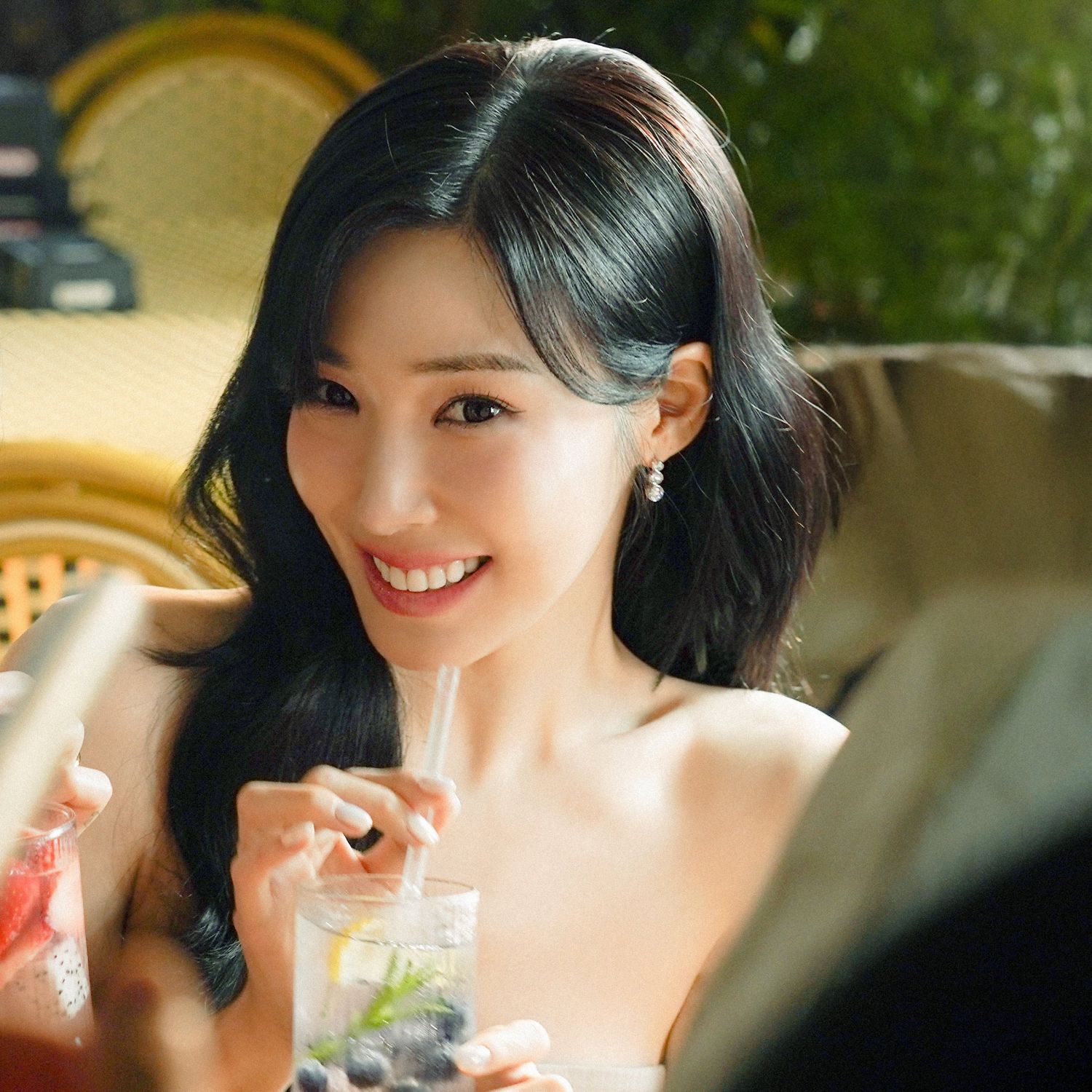 Behind-the-scenes cut of Tiffany Young (Girls' Generation)