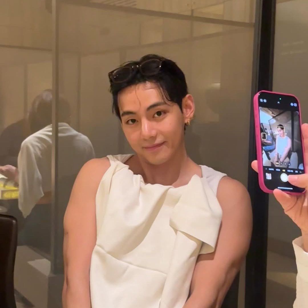 Recent activity shot of V (BTS)