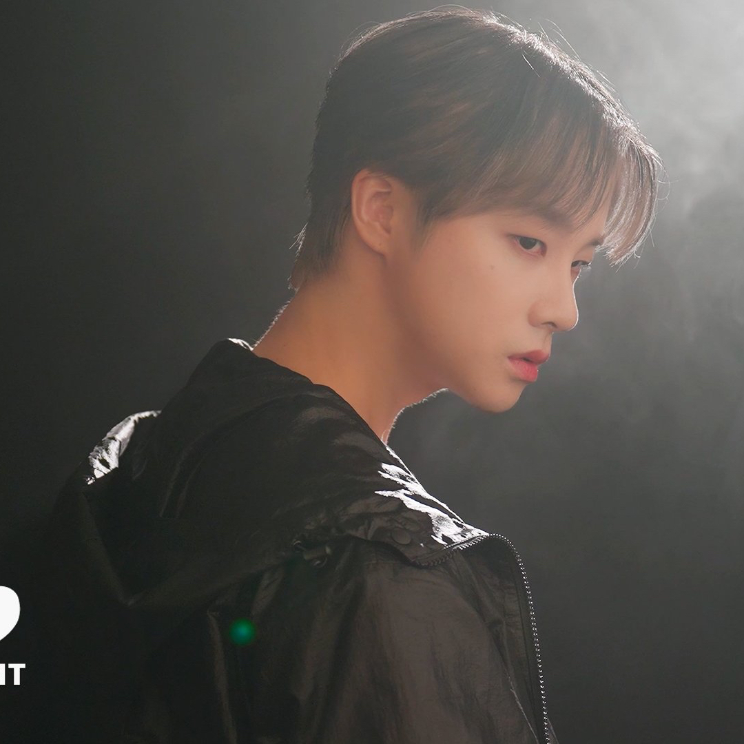 Foto aktivitas terbaru JAY (iKON)