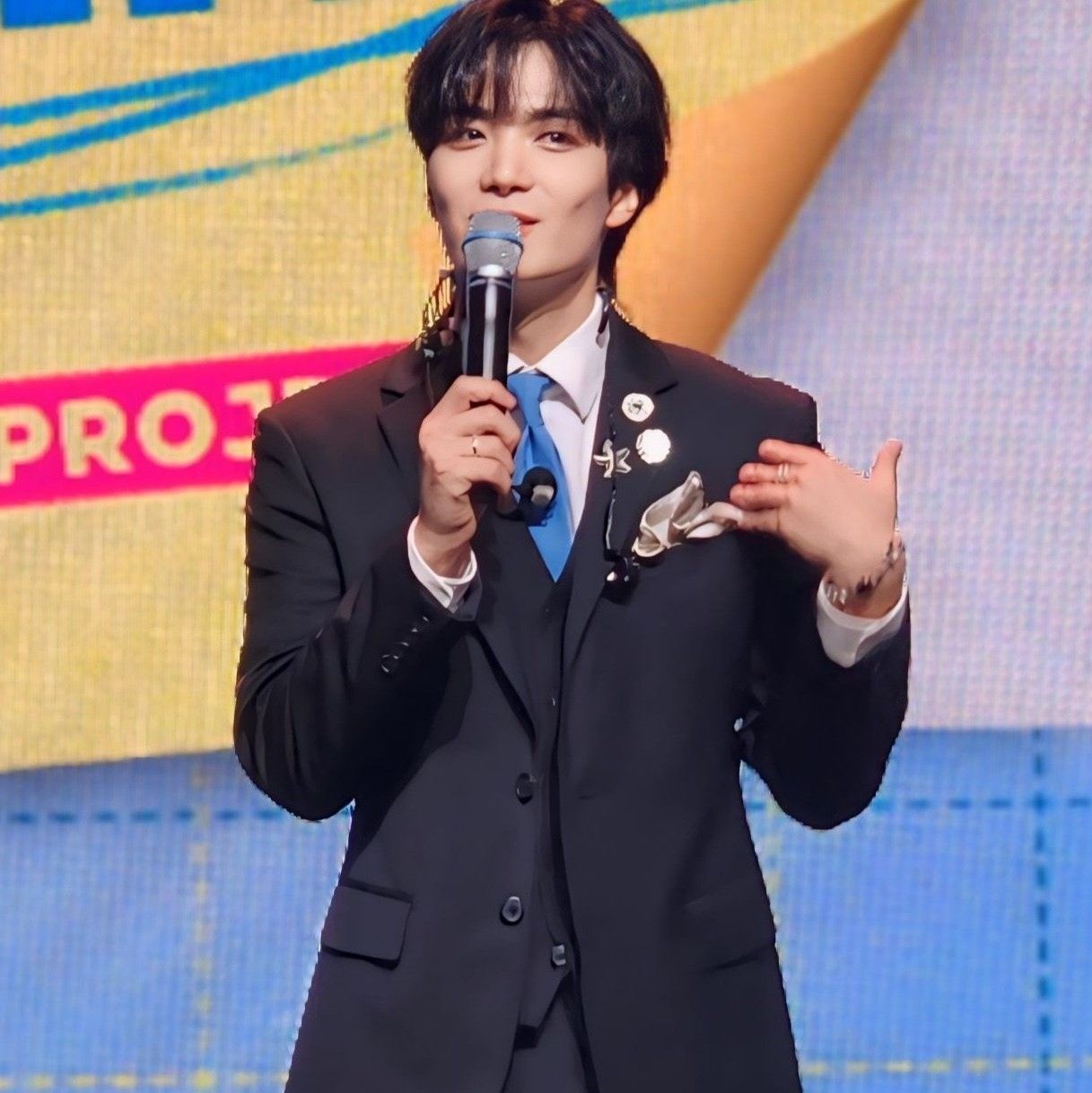 Behind-the-scenes cut of Kim Jonghyeon