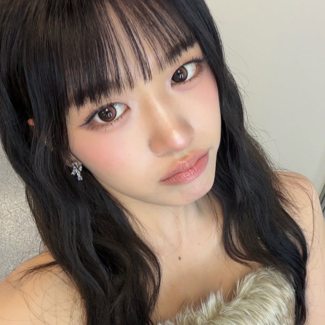 A moment captured by An Yujin (IVE)'s fan