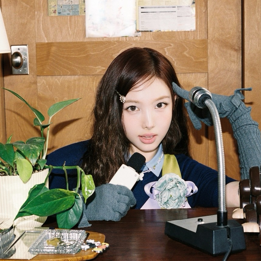 A moment captured by Nayeon (TWICE)'s fan