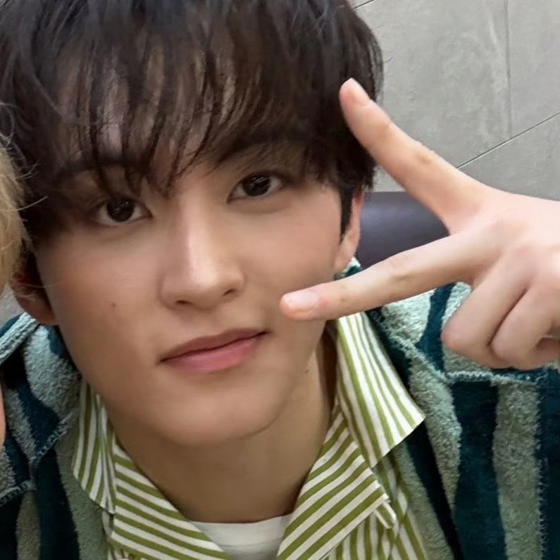 Behind-the-scenes cut of Mark (NCT 127, NCT DREAM)