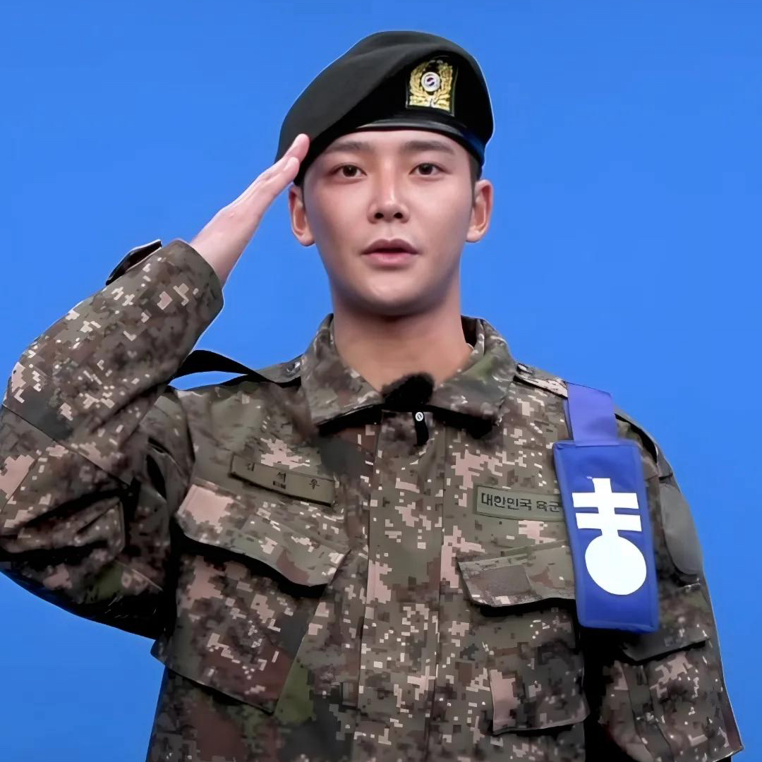 로운의 최신 사진