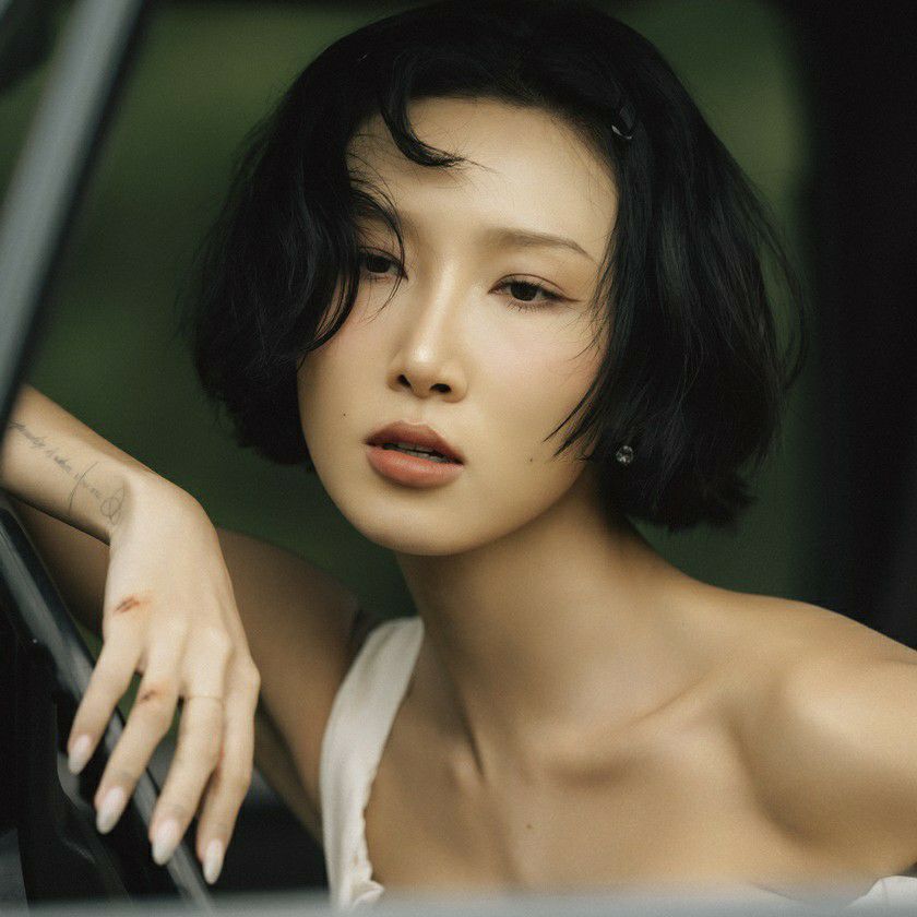 Latest photo of Hwasa (MAMAMOO)