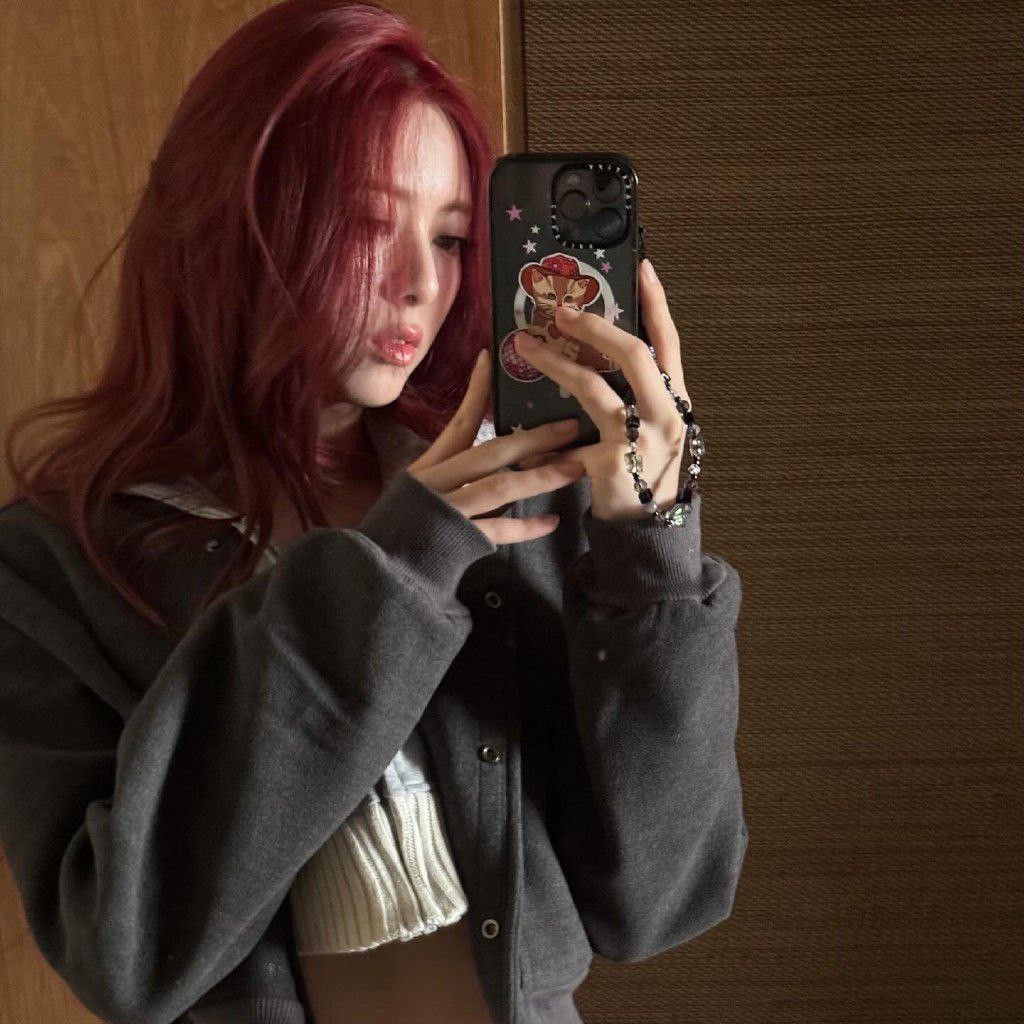 Recent activity shot of Yuna (ITZY)