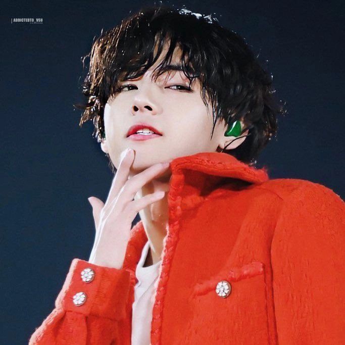 Latest photo of V (BTS)