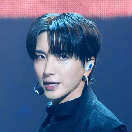 Behind-the-scenes cut of Leeteuk (Super Junior)