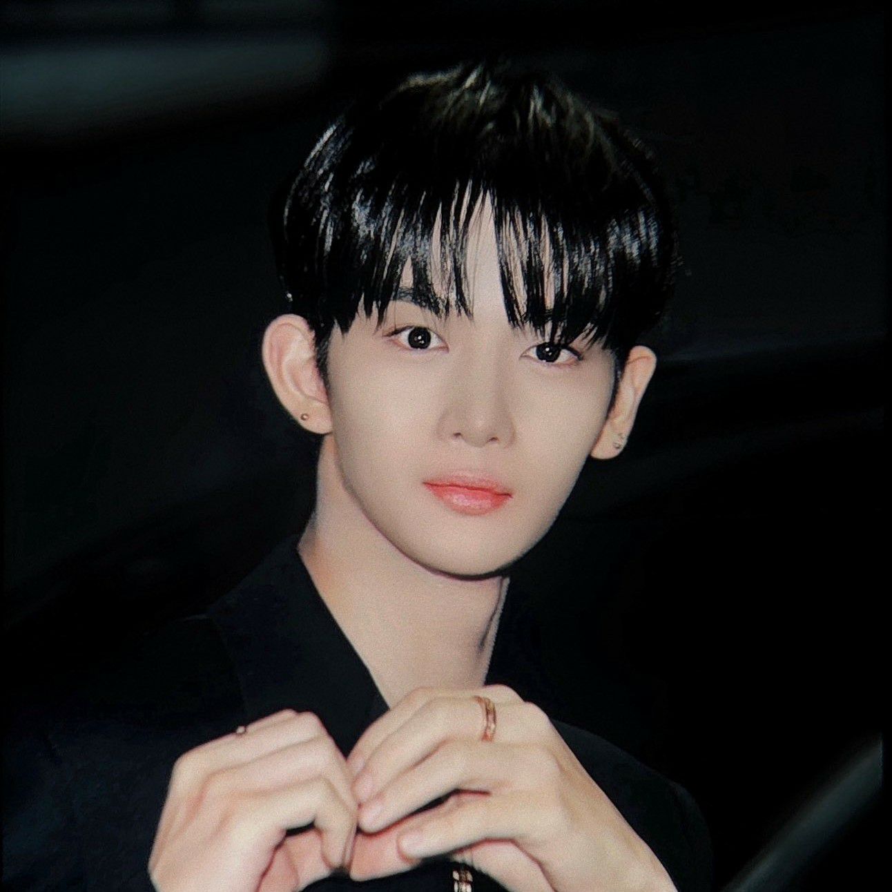Behind-the-scenes cut of Bae Jinyoung