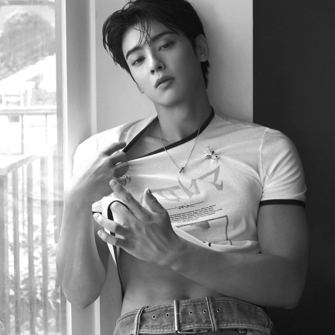 Latest photo of Eunwoo (ASTRO)