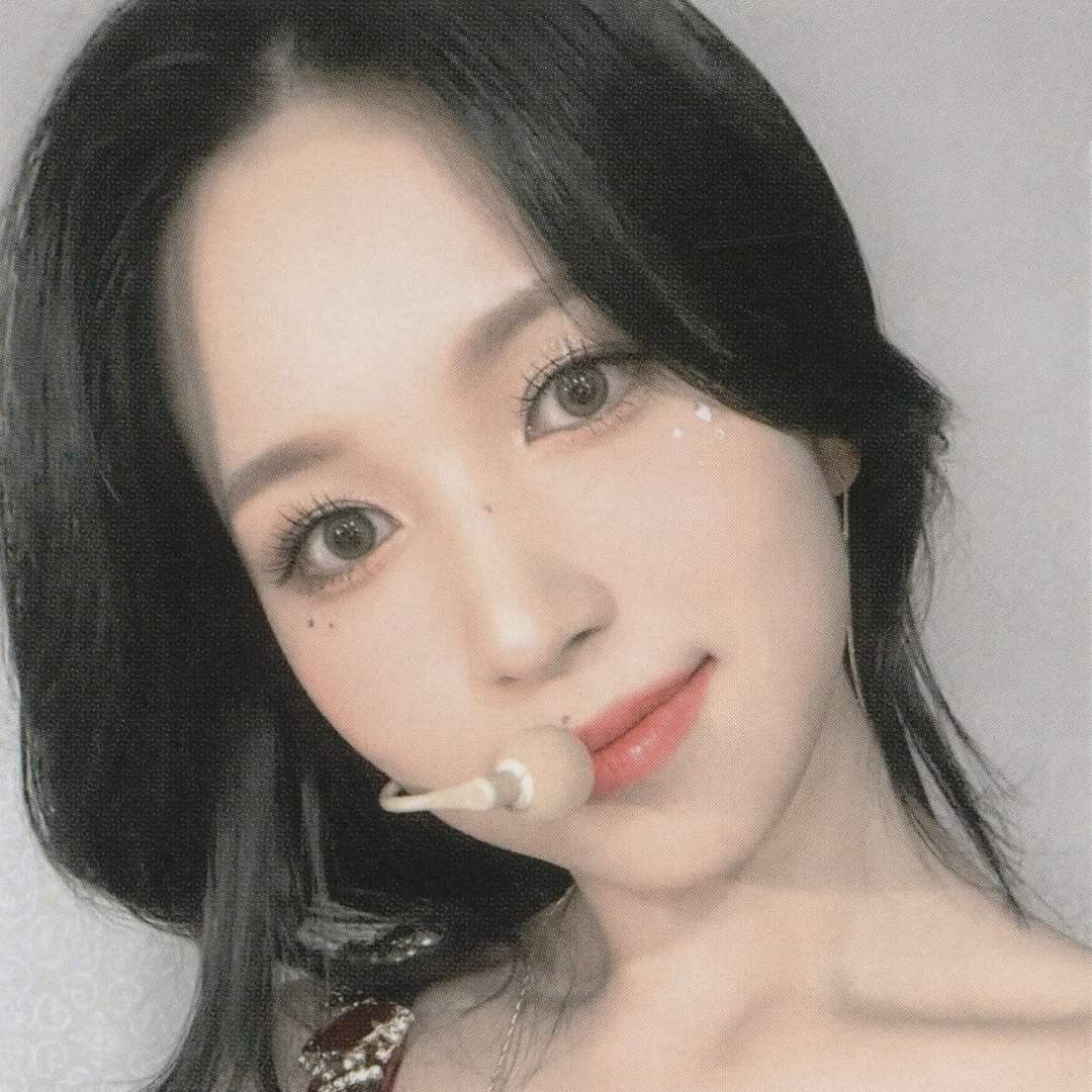 Behind-the-scenes cut of Miyeon (i-dle)