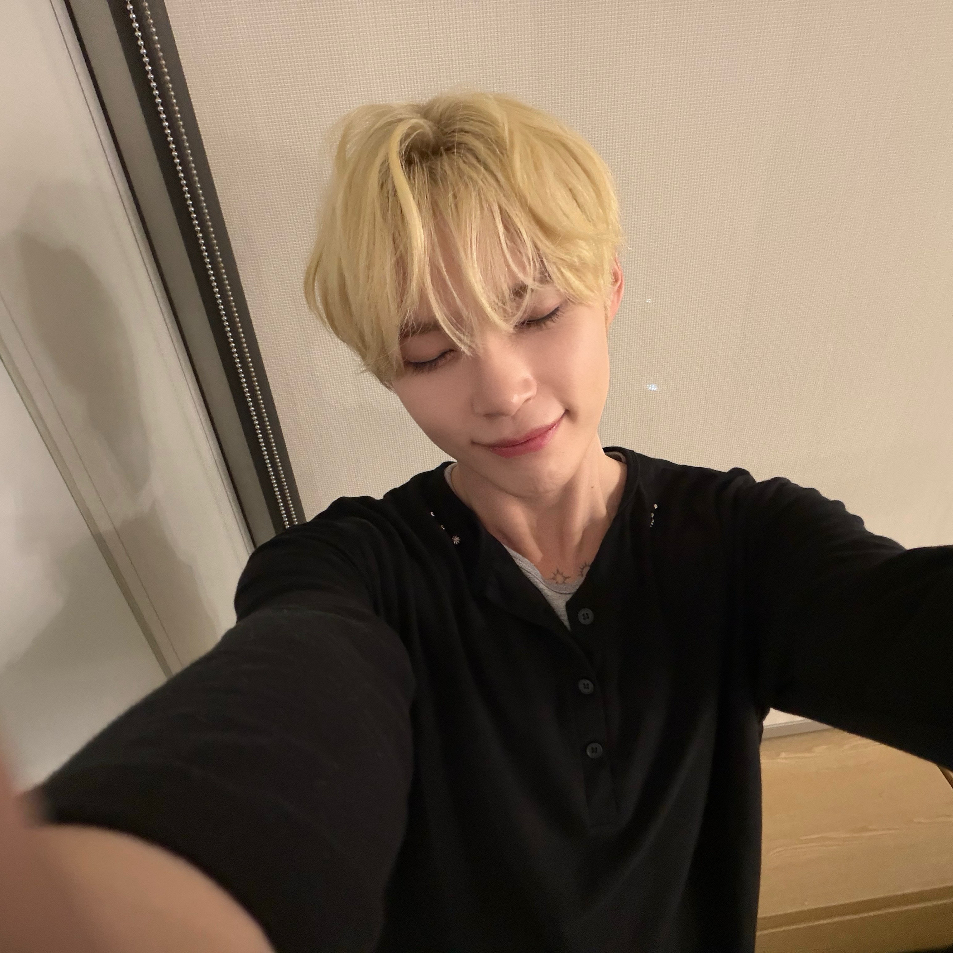 A moment captured by Sung Hanbin (ZEROBASEONE)'s fan