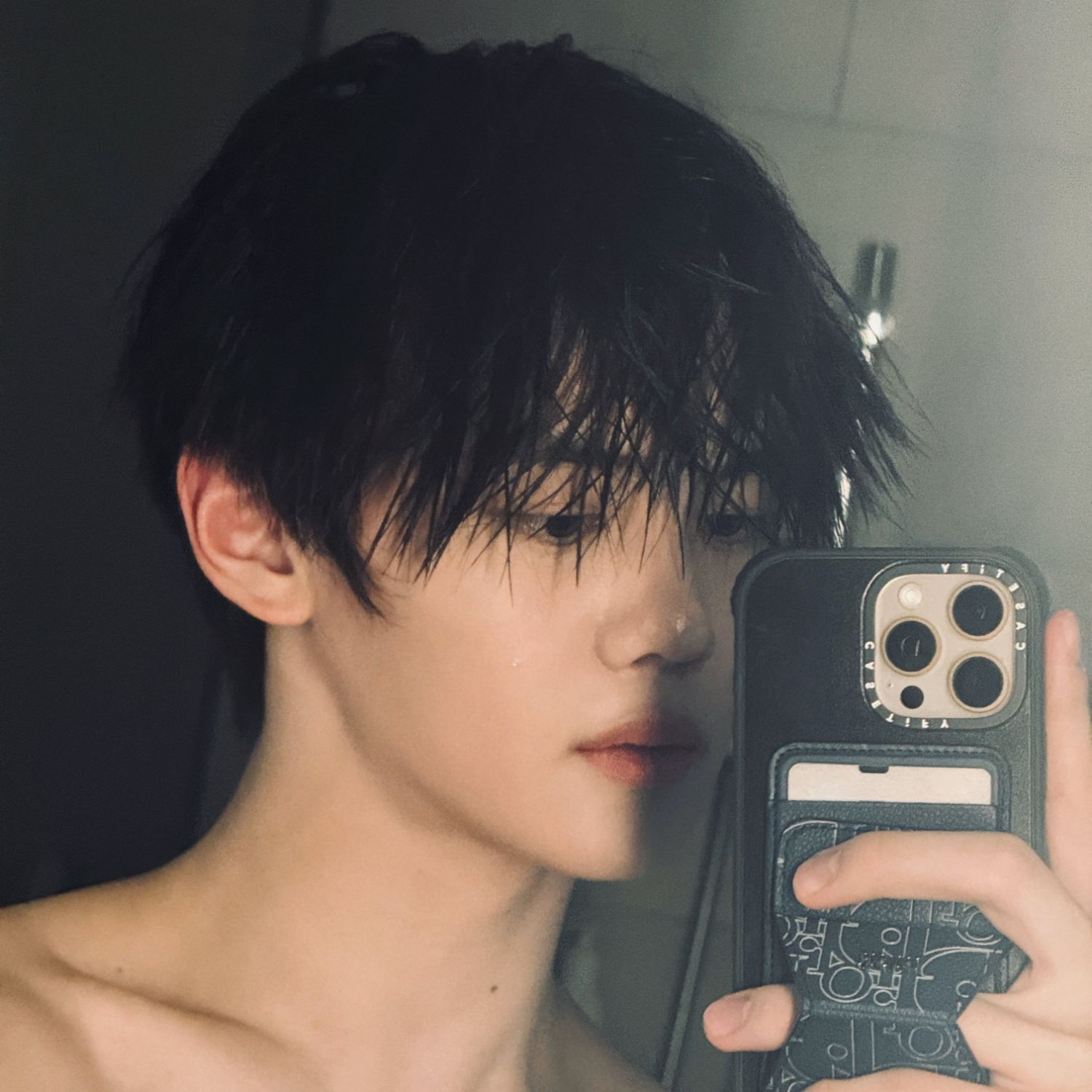 Recent activity shot of Kim Gyuvin (ZEROBASEONE)