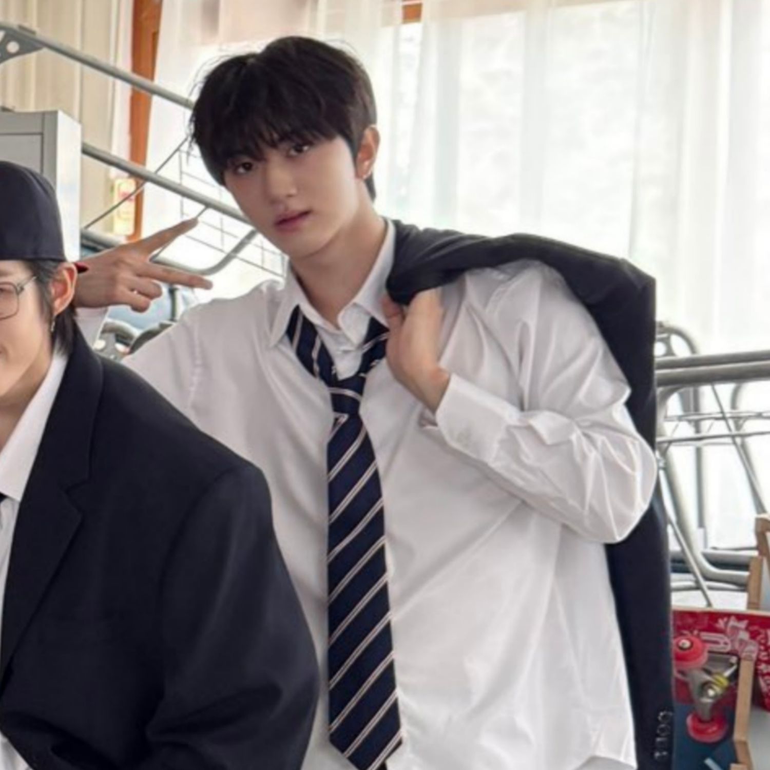 Behind-the-scenes cut of YOUNITE