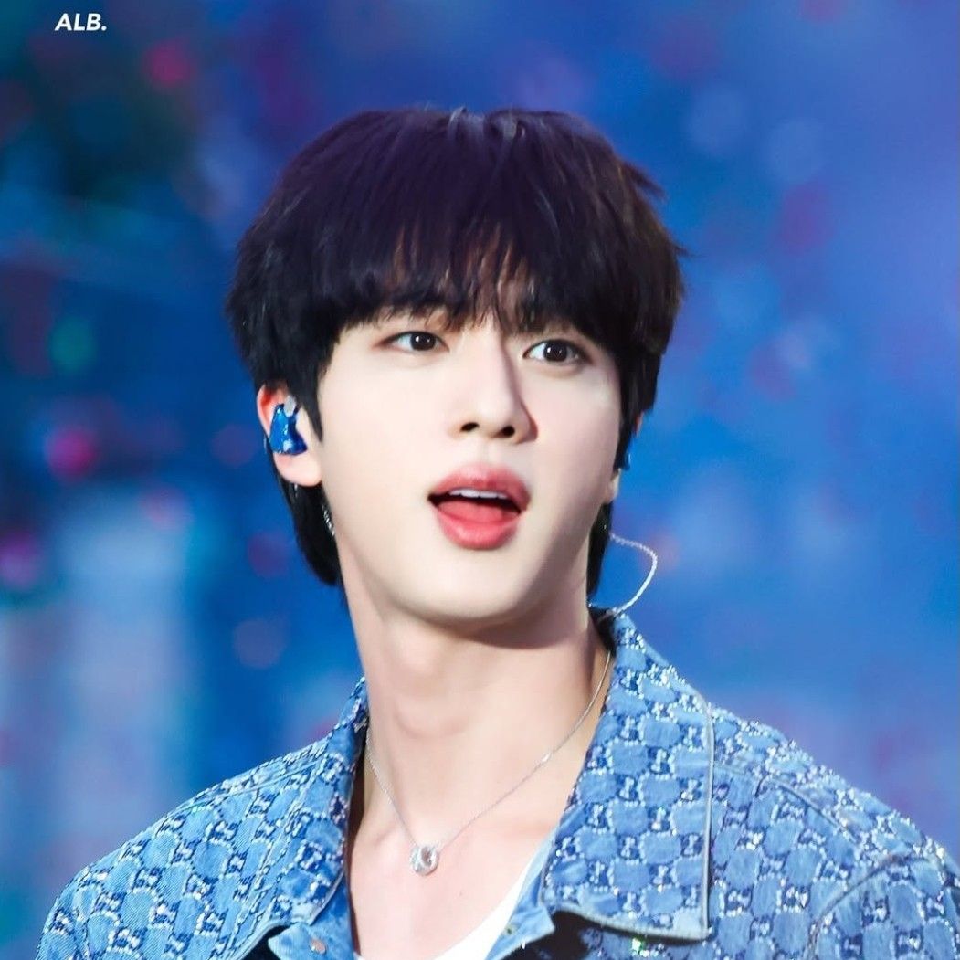 Behind-the-scenes cut of Jin (BTS)