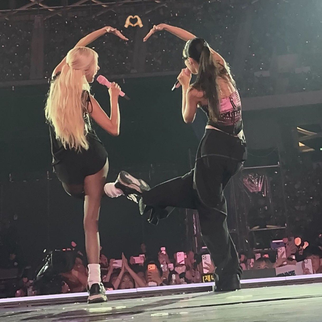 BLACKPINK의 비하인드 컷