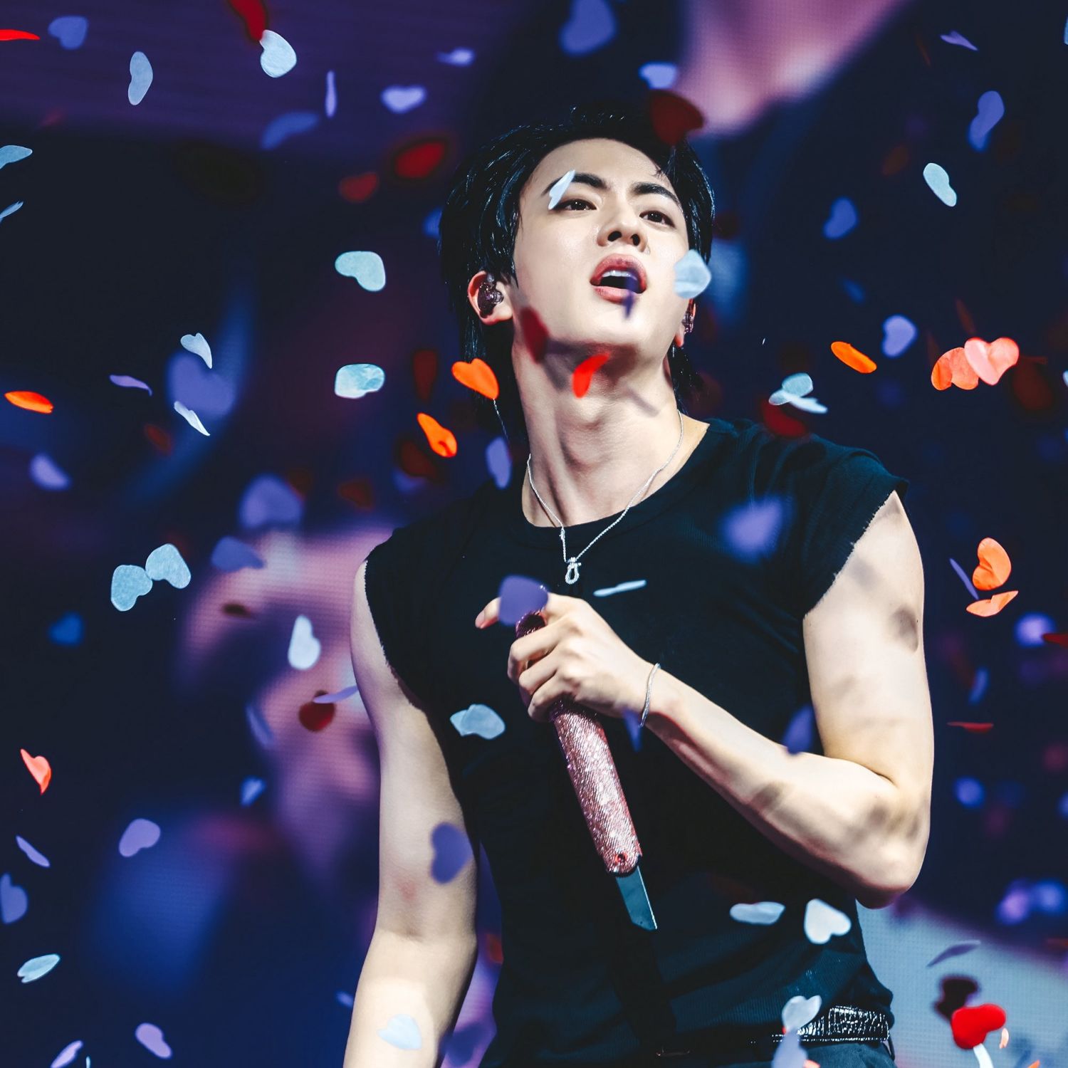 Foto aktivitas terbaru Jin (BTS)