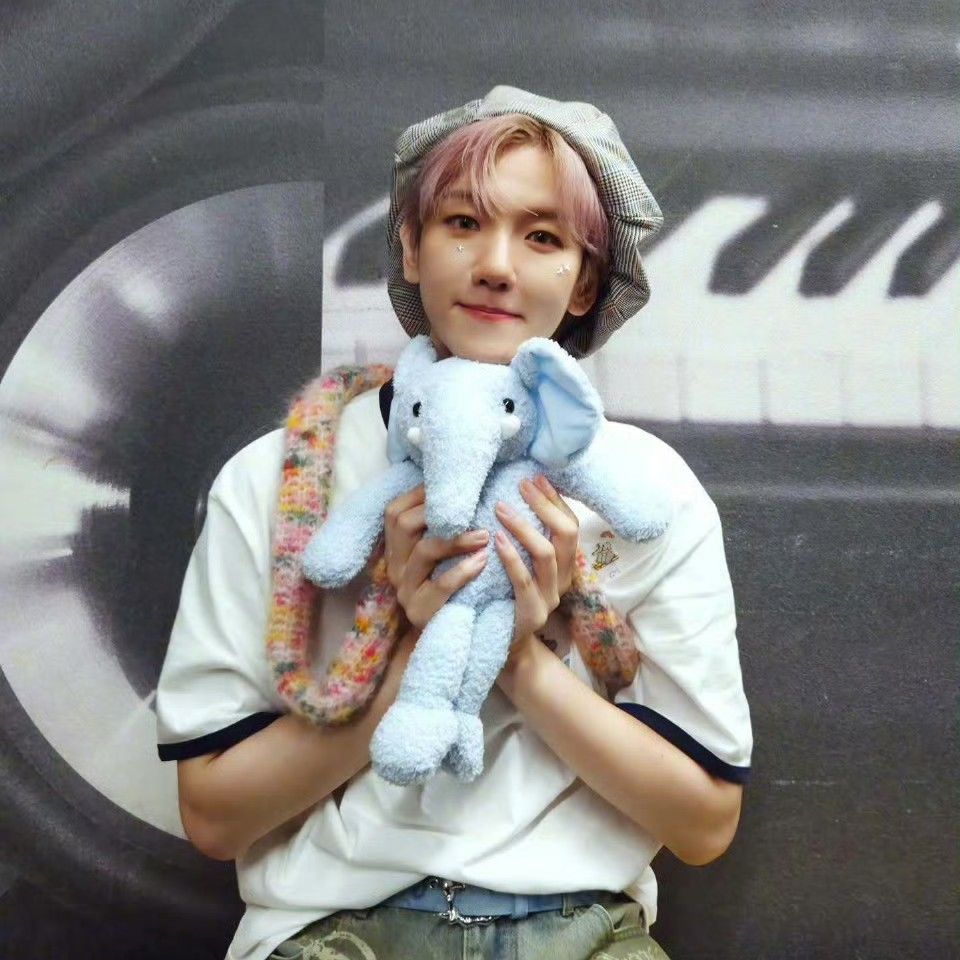 Latest photo of Baekhyun (EXO)