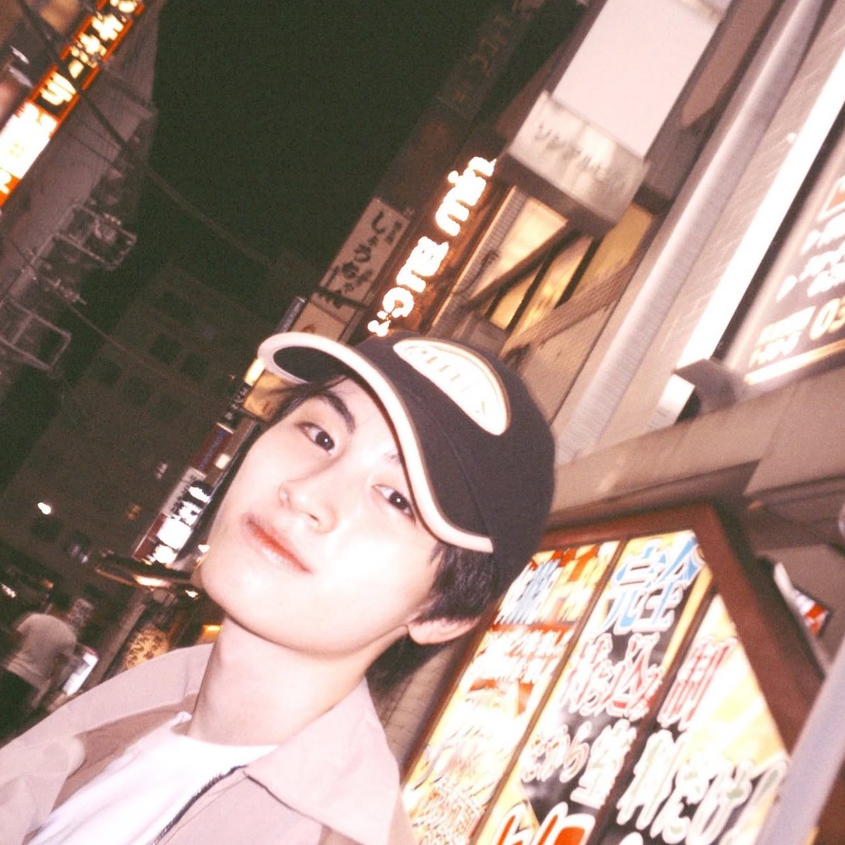 A moment captured by Aa (BUS)'s fan
