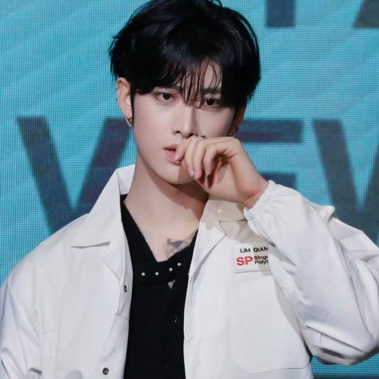 Behind-the-scenes cut of Ricky (ZEROBASEONE)