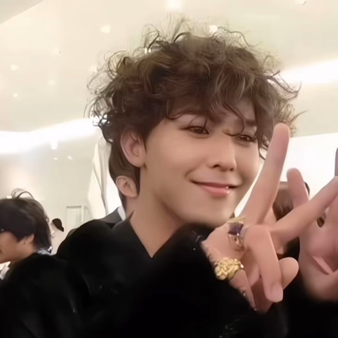 Momen yang diabadikan oleh penggemar G-DRAGON (BIGBANG)