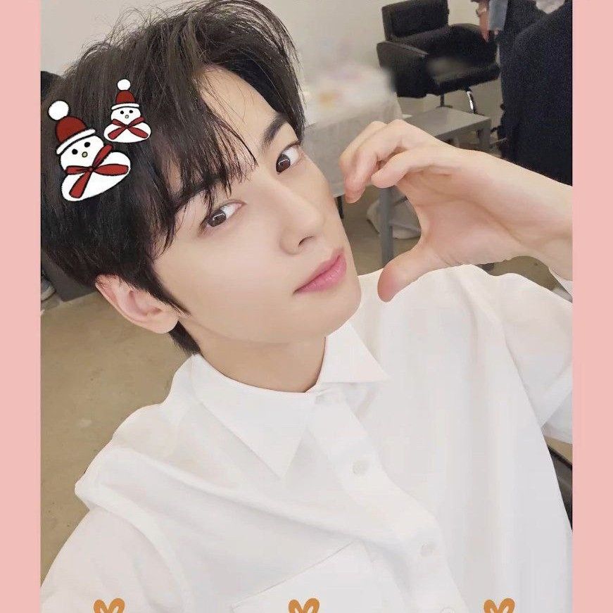 Latest photo of Eunwoo (ASTRO)