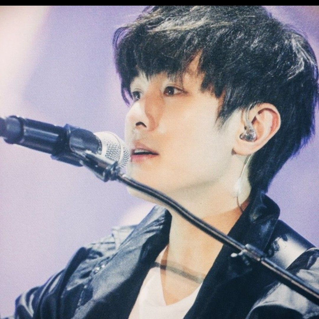 Latest photo of Kim Dongwan (SHINHWA)