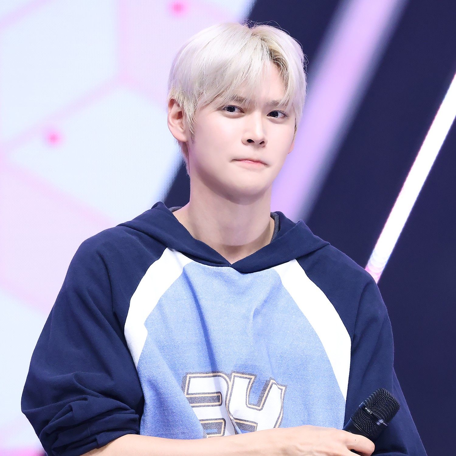 Momen yang diabadikan oleh penggemar Eunseok (RIIZE)