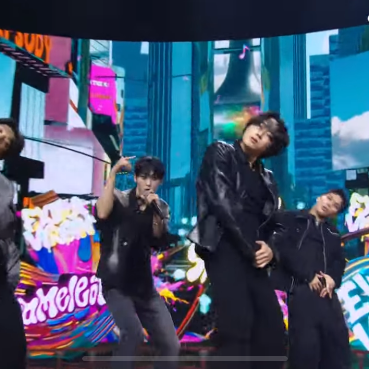 아스트로의 최신 사진