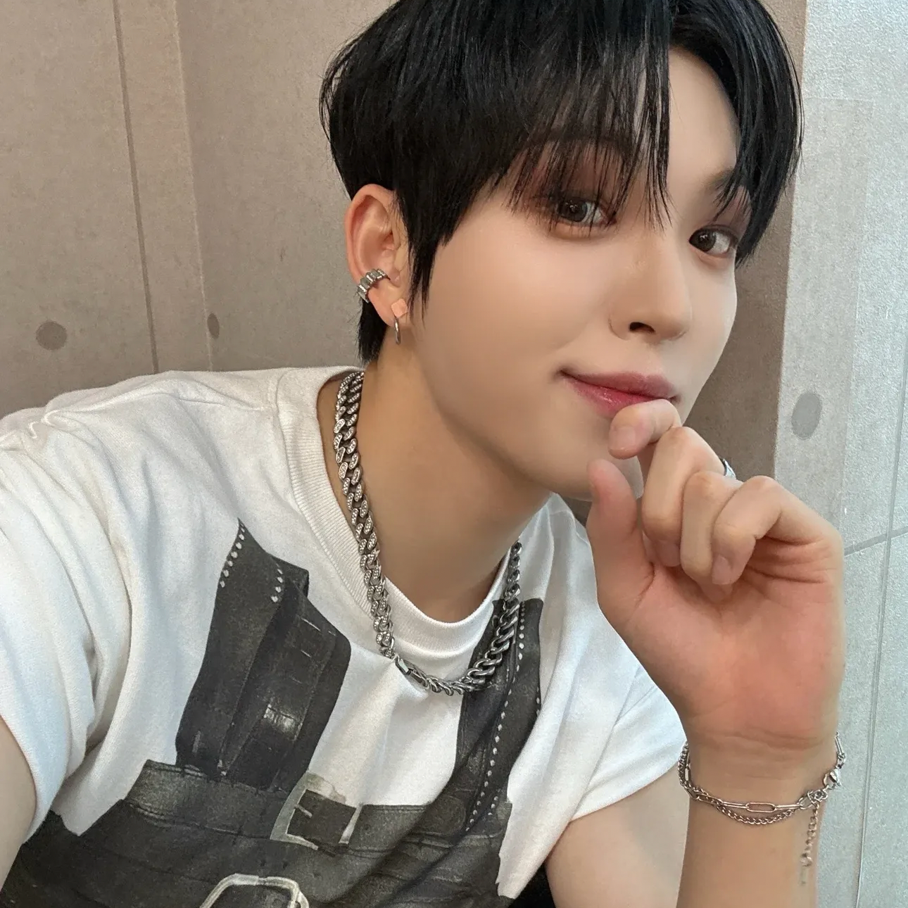 Behind-the-scenes cut of HEECHAN (DKB)