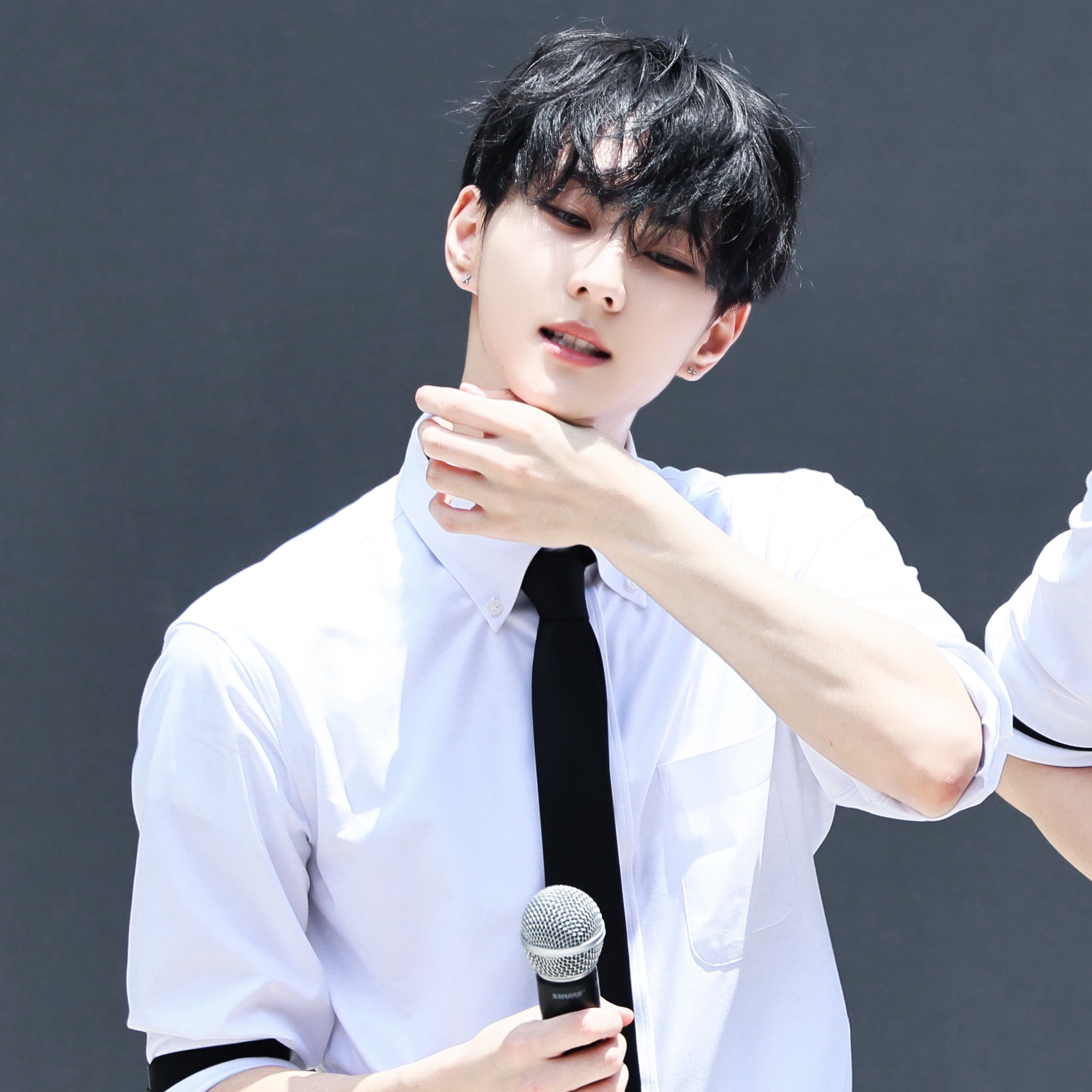Latest photo of Jungwon (ENHYPEN)