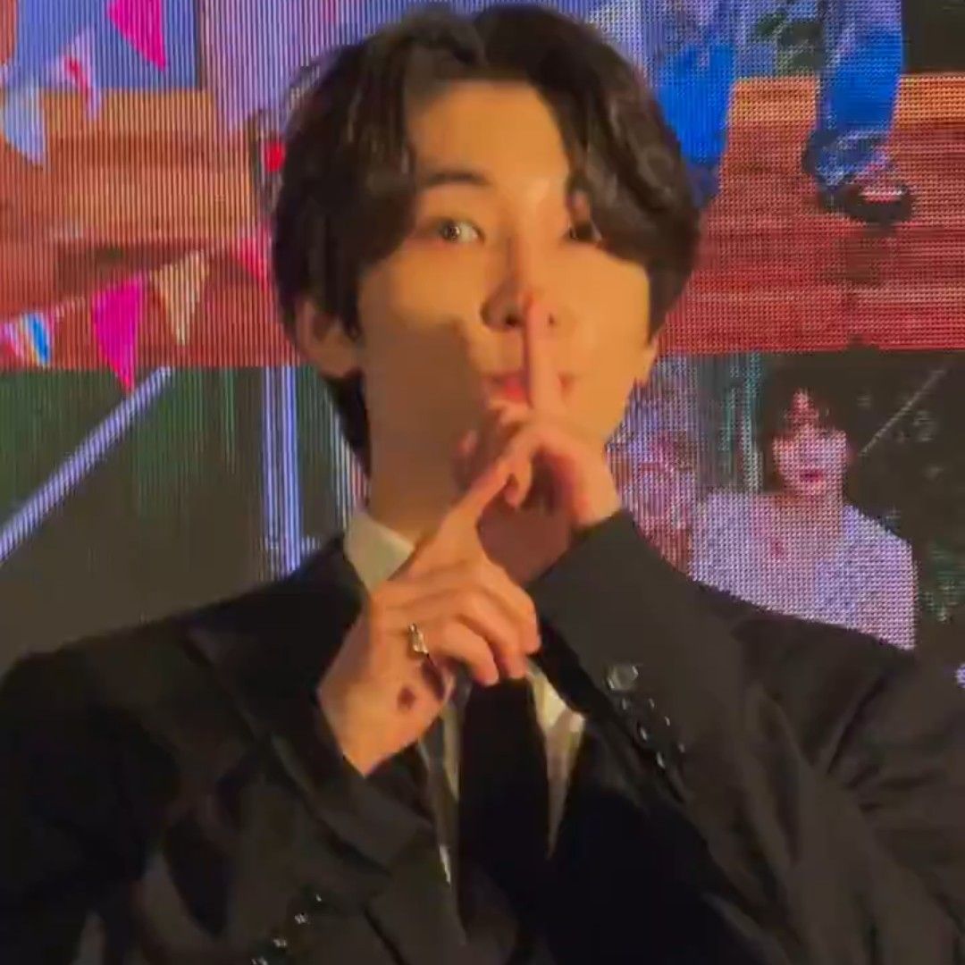 Momen yang diabadikan oleh penggemar Wonwoo (SEVENTEEN)