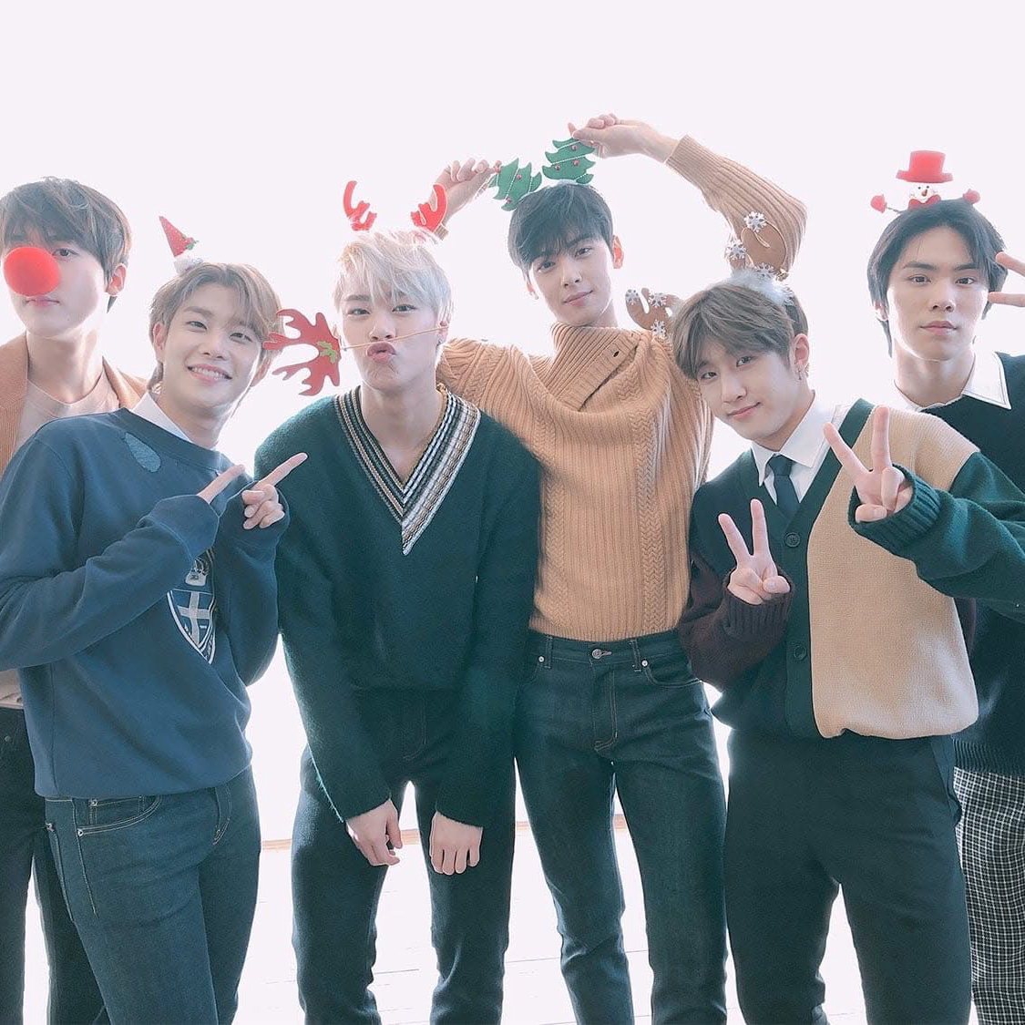 아스트로 최근 활동샷