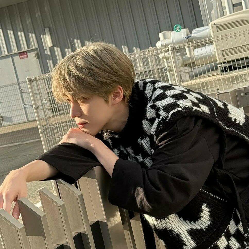 Behind-the-scenes cut of Yunho (ATEEZ)