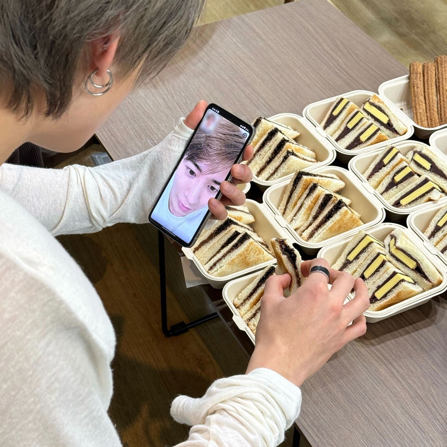 투모로우바이투게더 최근 활동샷