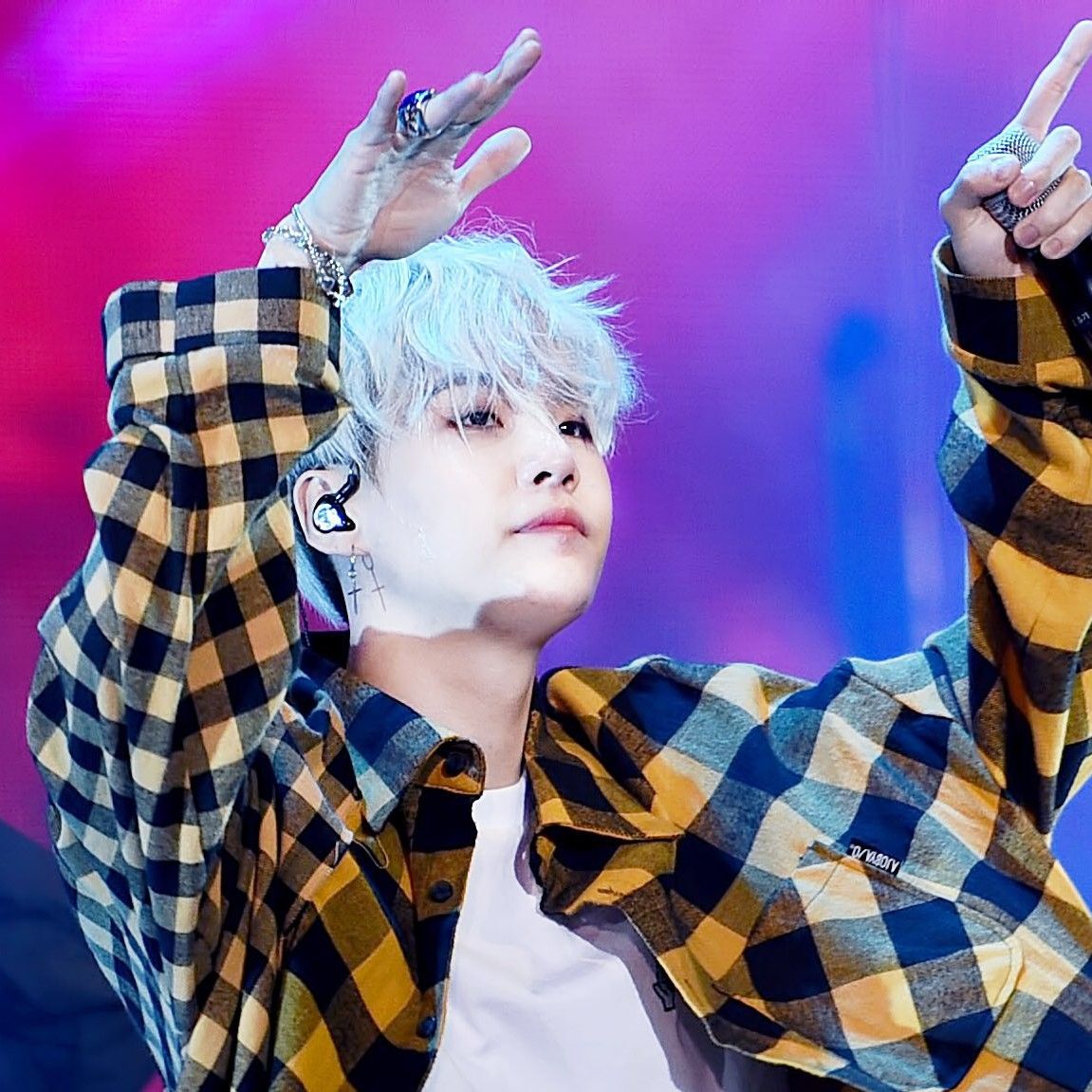 SUGA (BTS)の最新写真
